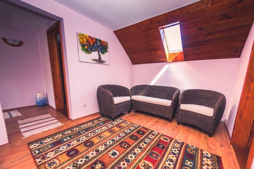Horace Guesthouse Pool & Hot Tub & Bikes & River Dejani 외부 사진