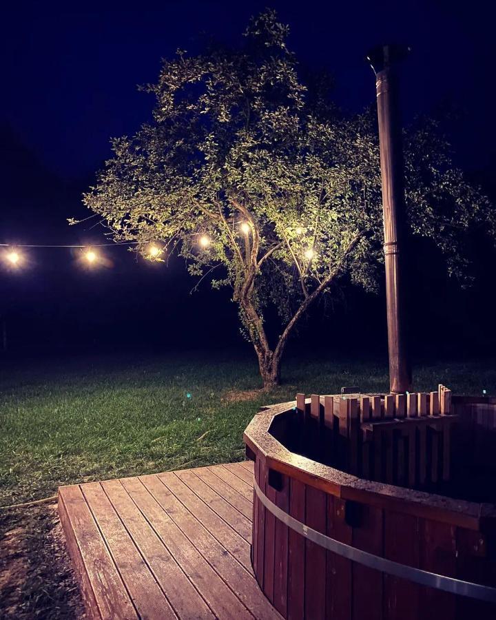 Horace Guesthouse Pool & Hot Tub & Bikes & River Dejani 외부 사진
