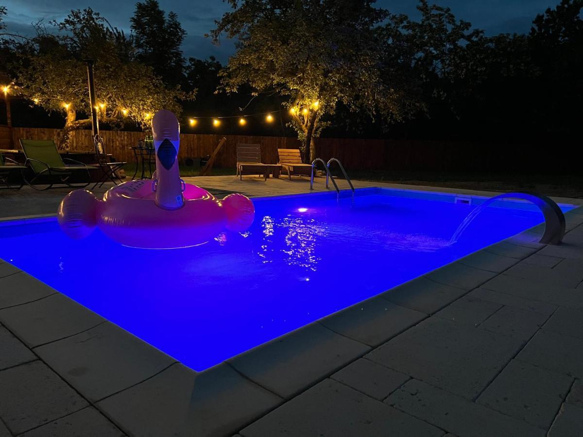 Horace Guesthouse Pool & Hot Tub & Bikes & River Dejani 외부 사진