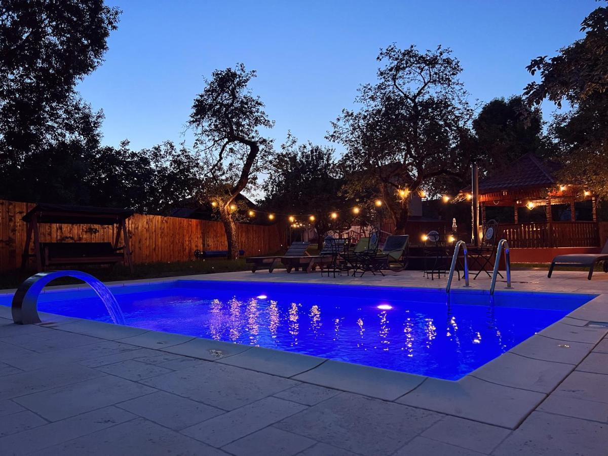 Horace Guesthouse Pool & Hot Tub & Bikes & River Dejani 외부 사진