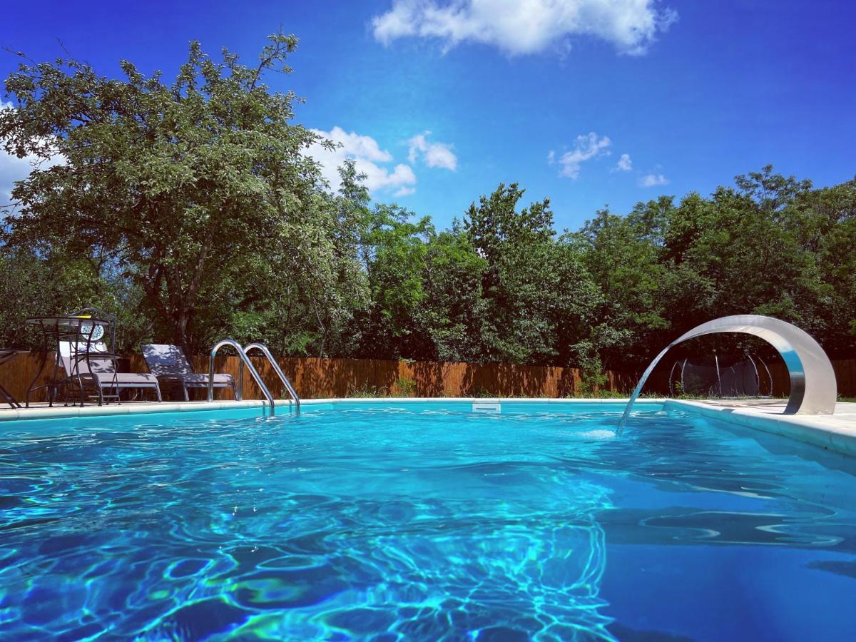 Horace Guesthouse Pool & Hot Tub & Bikes & River Dejani 외부 사진