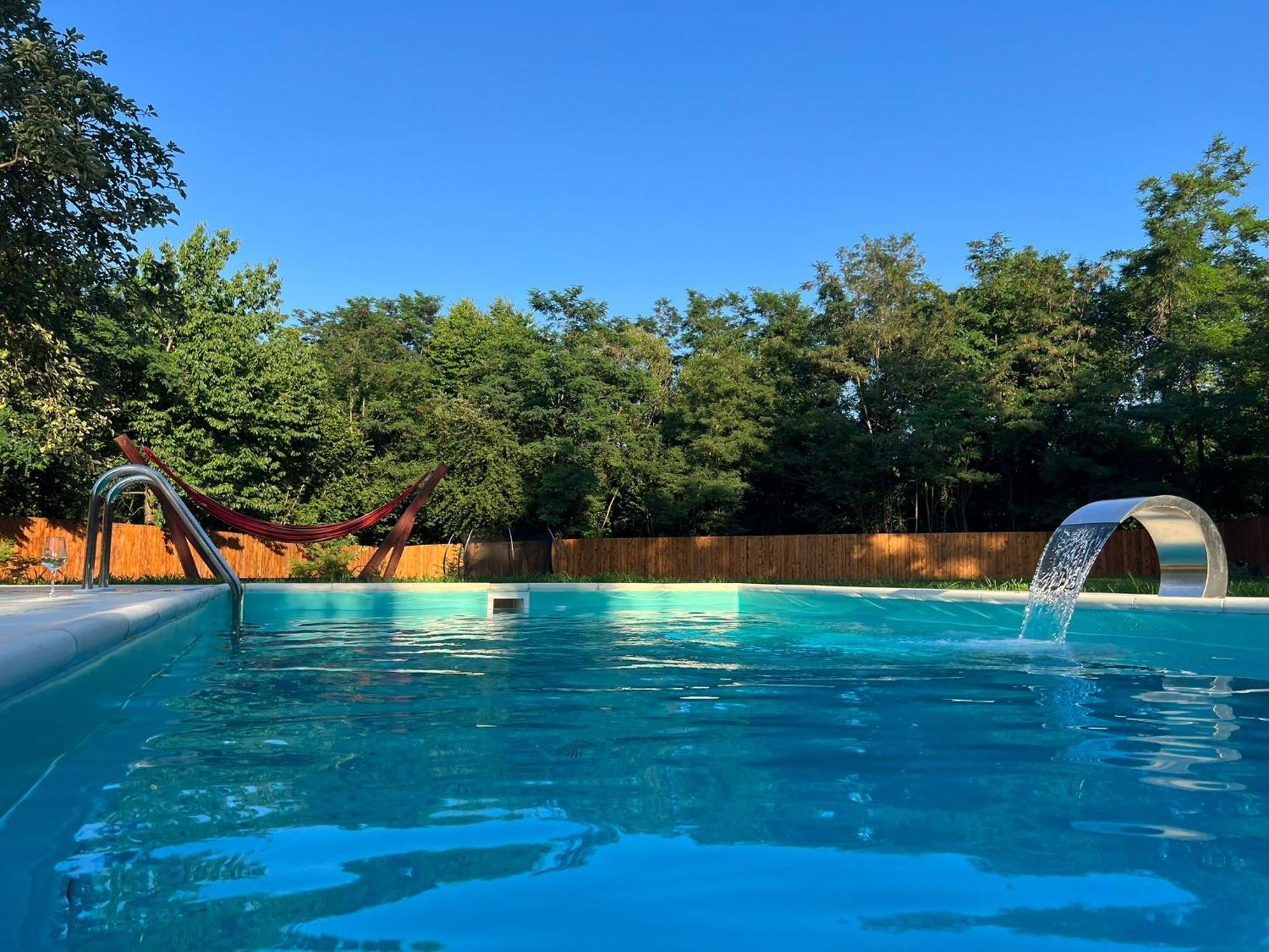 Horace Guesthouse Pool & Hot Tub & Bikes & River Dejani 외부 사진