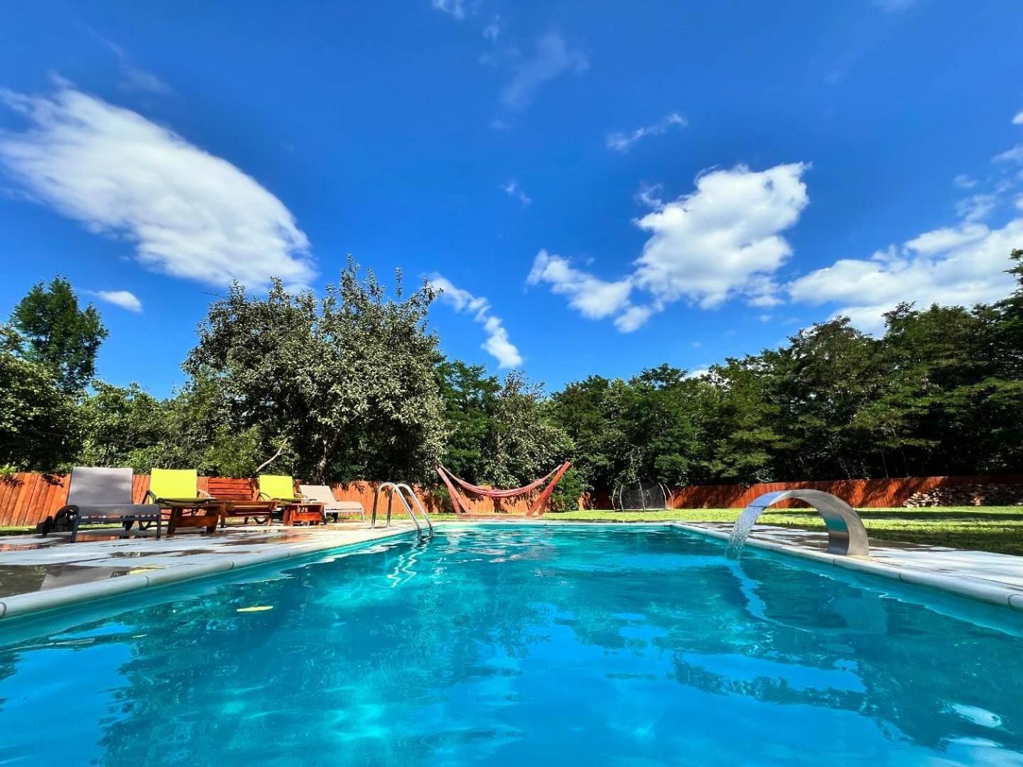 Horace Guesthouse Pool & Hot Tub & Bikes & River Dejani 외부 사진